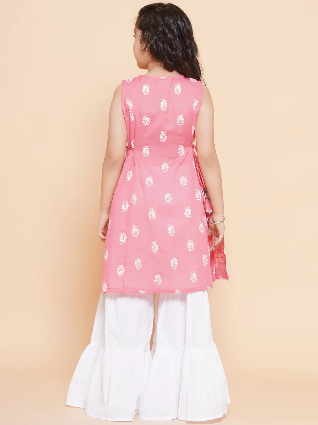 Girls Peach Floral Printed Panelled Pure Cotton Kurta With Sharara
