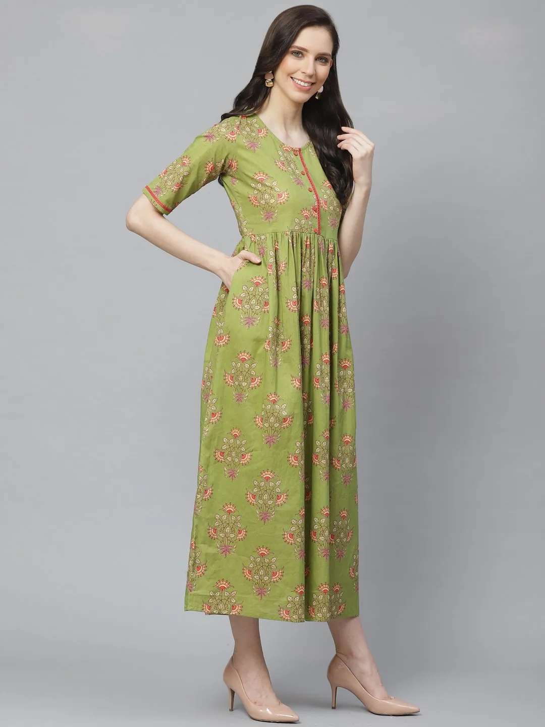 Women Green Floral Printed Round Neck Cotton A-Line Dress